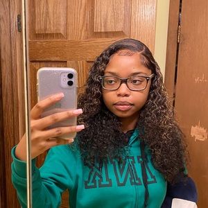 Meet your Posher, Ajaia